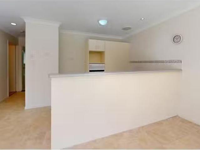 Charming 11/46 Guineas Creek Road, Currumbin Waters Apartment.