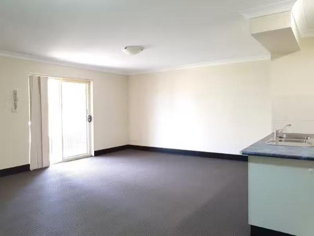 Deal! 11/48 Hythe Street, MOUNT DRUITT Apartment for rent Lis.