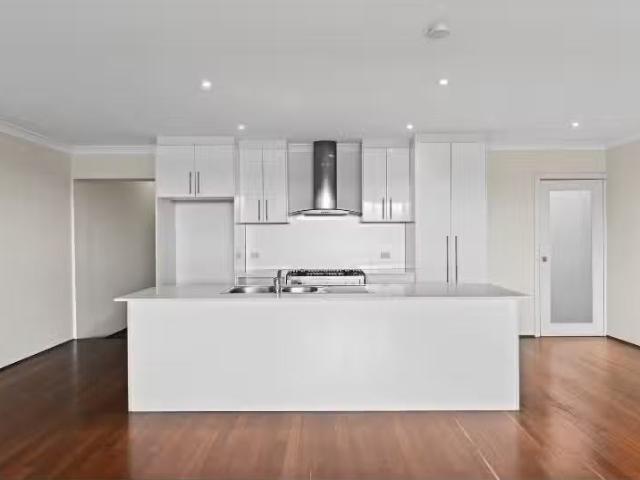 Unique 1/140 Centaur Street, Revesby Heights Apartment for ren.