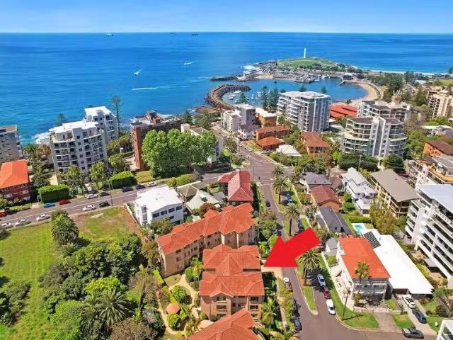 For Rent! 11/4 10 Gipps street, WOLLONGONG Apartment for rent.