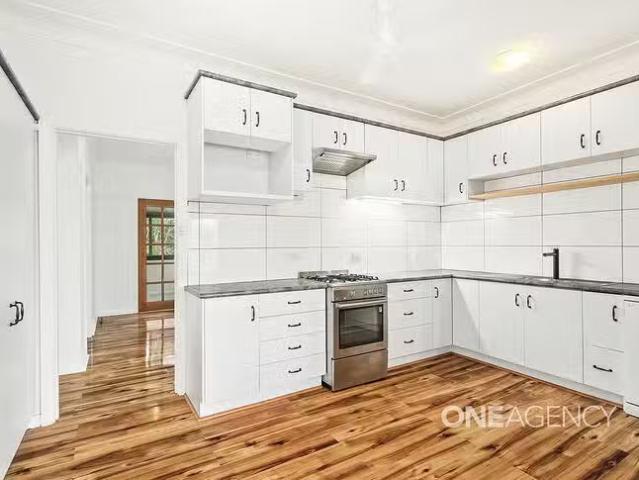 Charming 1/14 Avondale Road, Dapto, NSW 2530