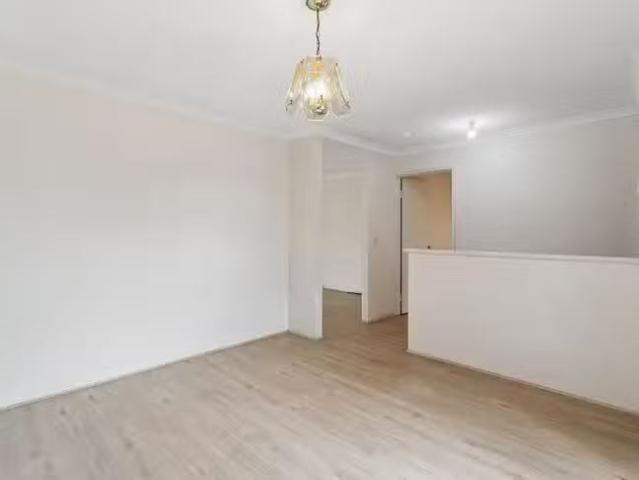 Cheap 1/157 Sevenoaks Street, Cannington, WA 6107