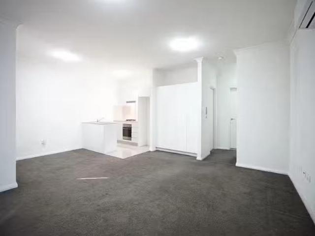 Cozy 11/51 Bonnyrigg Avenue, Bonnyrigg Apartment for rent Lis.