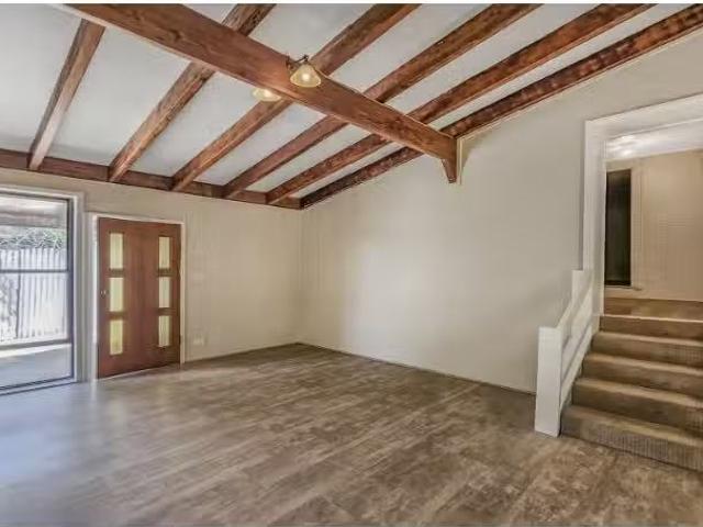 Cheap 1/15 Wolgan Street, Portland House for rent Listed by V.