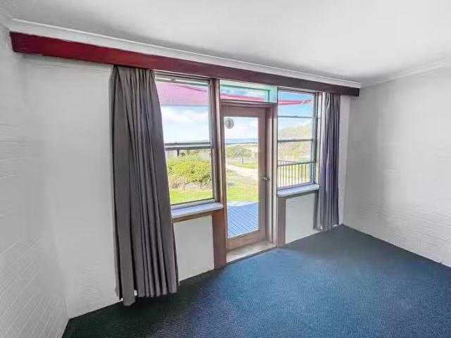 Nice 1/16 Lagoon Esplanade, Scamander, TAS 7215