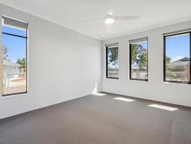 Rental! 116 Mead Street, Byford, WA 6122
