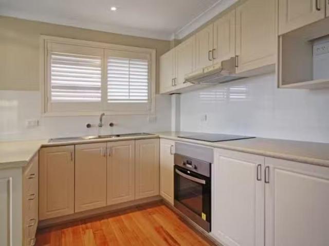 Unique 1/17 Ian Bruce Crescent, Balgownie Townhouse for rent.