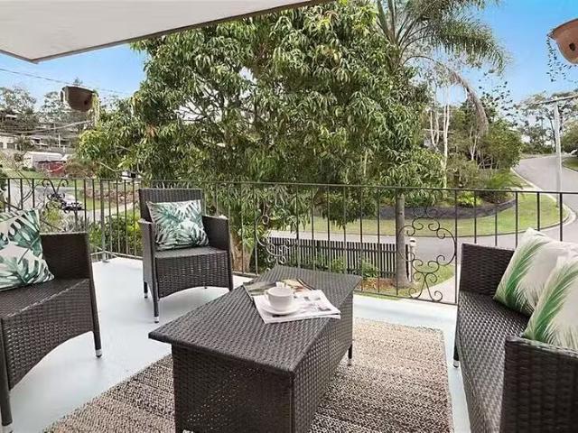 Nice 11 Tristania Street, Everton Hills, QLD 4053