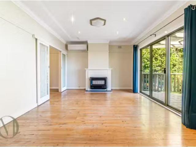 Nice 11 Benson Street, West Ryde House for rent Listed by Ari.