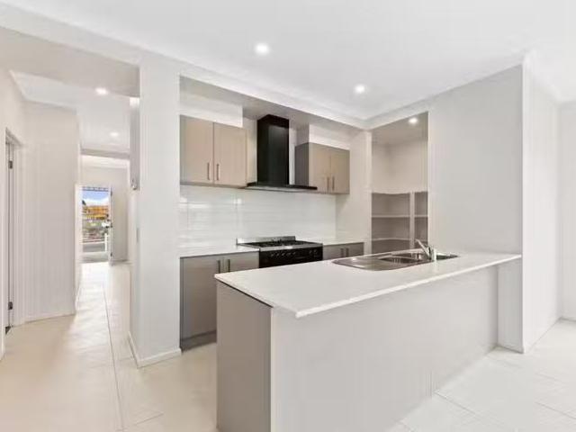 Cheap 11 Elmore Avenue, Eynesbury, VIC 3338