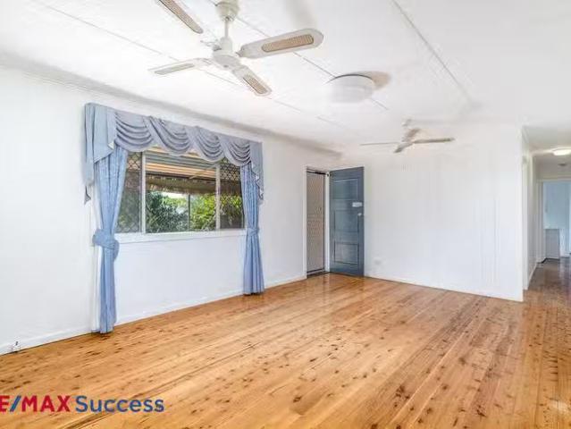 Charming 11 Esmond Street, Rockville, QLD 4350