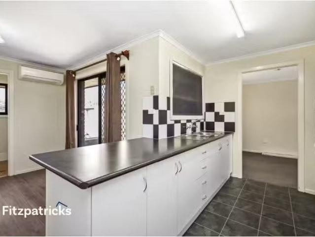 Charming 11 Forrest Street, Lake Albert House for rent Listed.