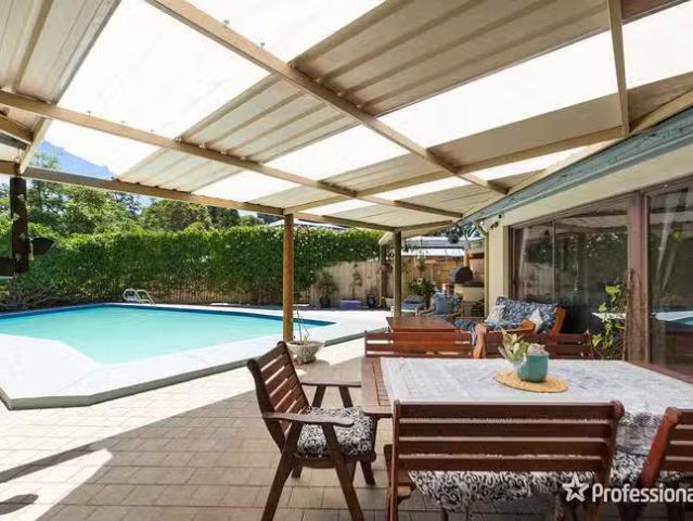 Just in! 11 Giles Street, Lesmurdie, WA 6076