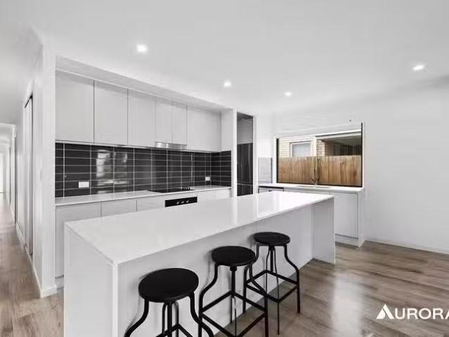 Deal! 11 Greenside Street, Victoria Point, QLD 4165