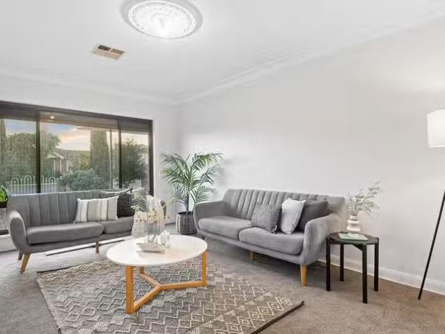 Nice 11 Hilton Street, Christies Beach, SA 5165