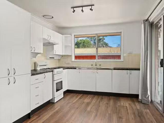 Cheap 11 Hood Street, Mittagong, NSW 2575