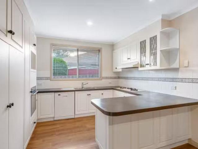 Just in! 11 Hulme Court, Hillside VIC 3037