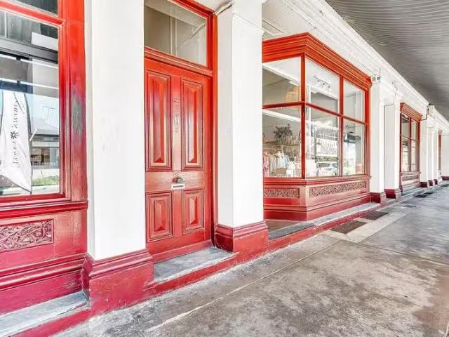 Deal! 11 Jetty Road, Largs Bay, SA 5016