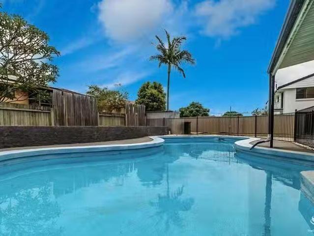 Charming 11 Mapleleaf Street, Eight Mile Plains, QLD 4113