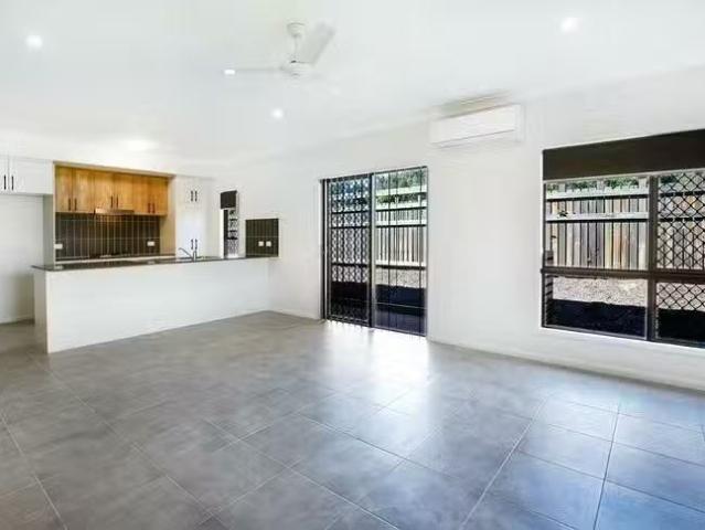 Charming 1/1 Shale Circuit, Cosgrove, QLD 4818