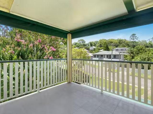 Deal! 11A Sapphire Street, Holland Park, QLD 4121
