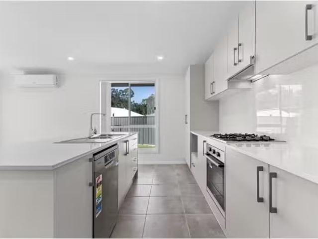 Nice 1/20 Pillar Street, Bellbird House for rent Listed by Re.