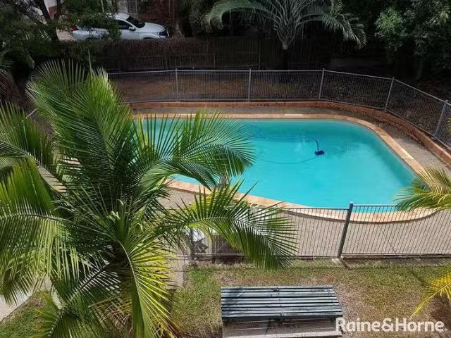 Cheap 12/12 Baradine Street, Newmarket, QLD 4051