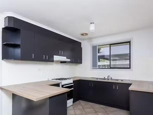 Cheap 1/21 Esther Court, Seabrook VIC 3028