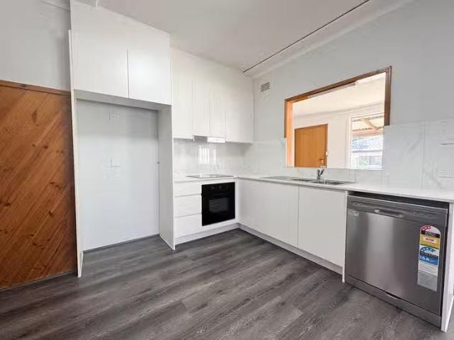 Nice 121 Stafford Street, Penrith, NSW 2750
