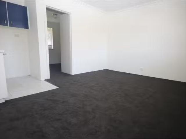 Cheap 12/22 Mowatt Street, QUEANBEYAN Apartment for rent List.