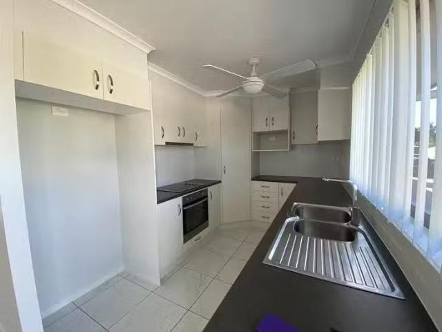 Rental! 1/22 Wisteria Lane, Southside, QLD 4570