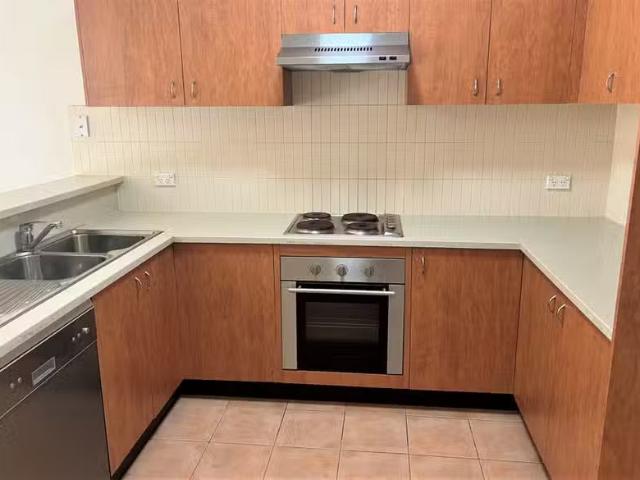 Deal! 12/317 Hawthorn Road, Caulfield VIC 3162
