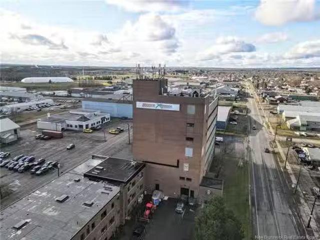 Cheap 123 Halifax St, Moncton, NB, E1C 9R6 commercial for le.