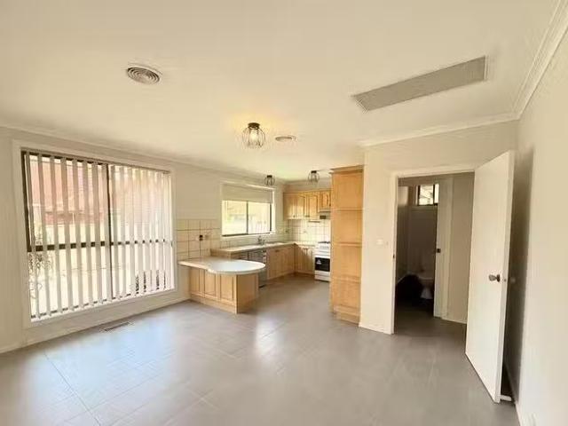 Nice 1/246 Hawthorn Road, Vermont South, VIC 3133
