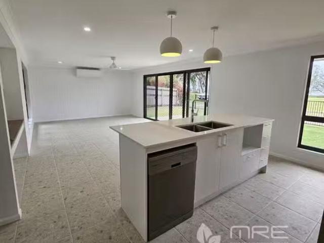 Rental! 12/4 Bourke Street, Blacks Beach, QLD 4740