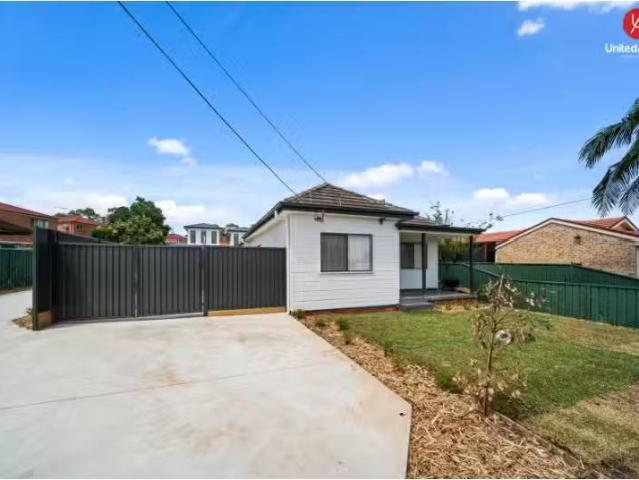 Rental! 124 Graham Avenue, LURNEA House for rent Listed by Me.