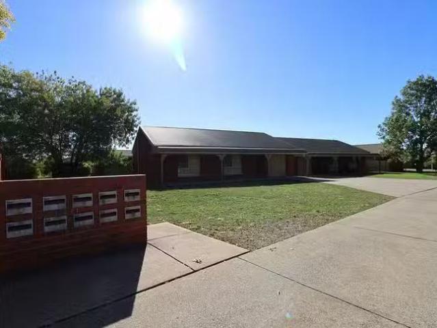 Rental! 1/25 Darri Street, Glenfield Park, NSW 2650