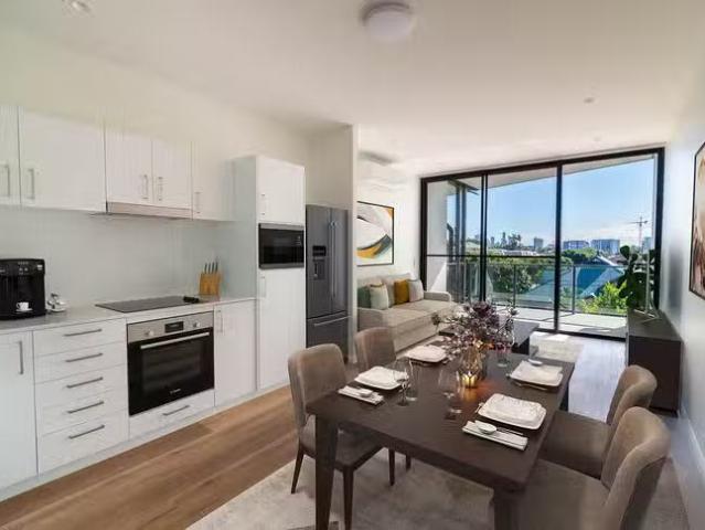 Cheap 1/25 Victoria Terrace, Annerley, QLD 4103