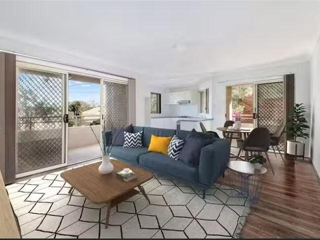 For Rent! 1/27 Good Street, Westmead, NSW 2145