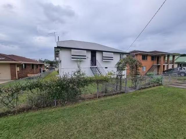 Cheap 127 Rowe Terrace, Darra, QLD 4076