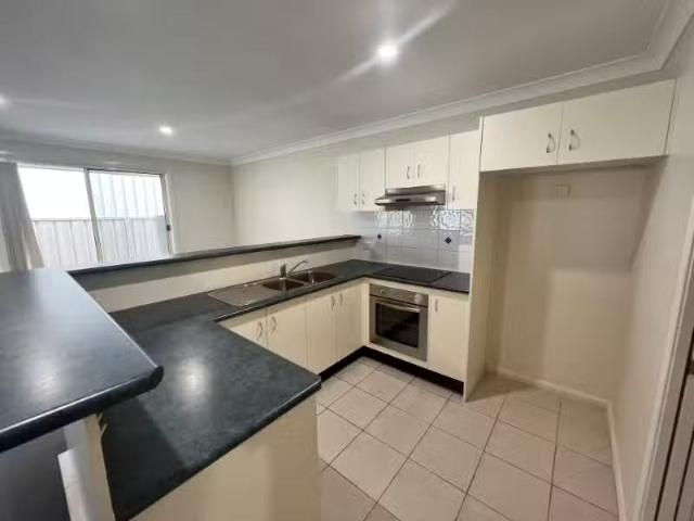 For Rent! 1/28 Gwen Parade, Raymond Terrace Townhouse for rent.
