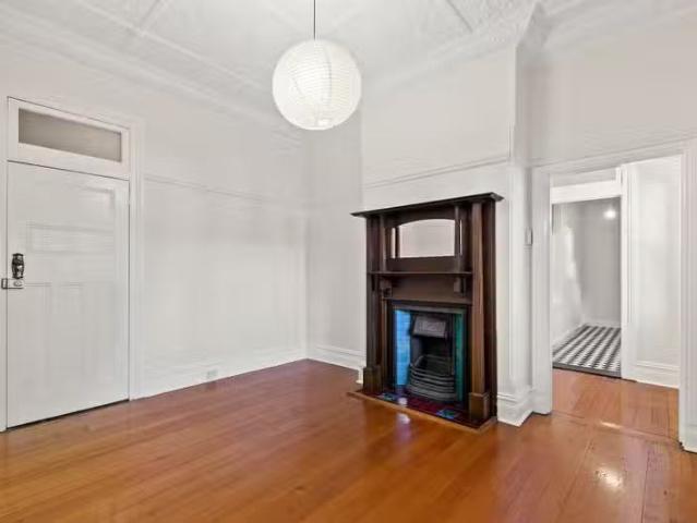 Cozy 1/28 Railway Avenue, Stanmore NSW 2048