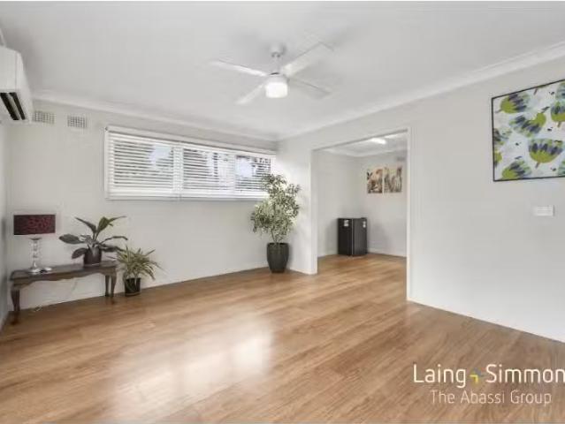 Unique 129 Captain Cook Drive, Willmot House for rent Listed.