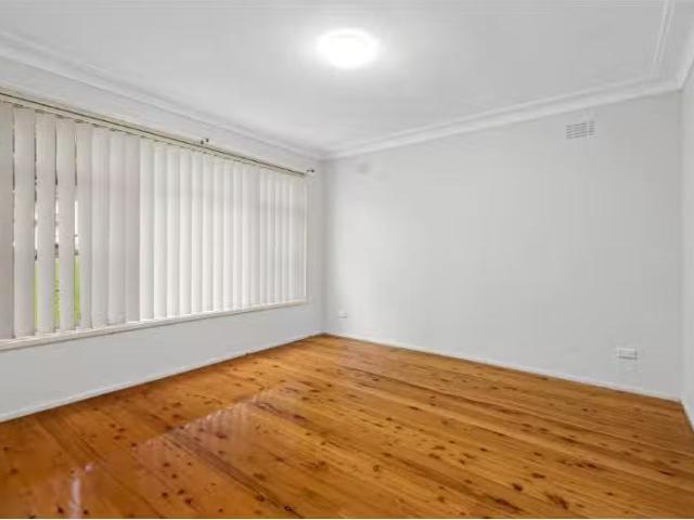 Cozy 12 Westmeath Avenue, KILLARNEY HEIGHTS House for rent Li.