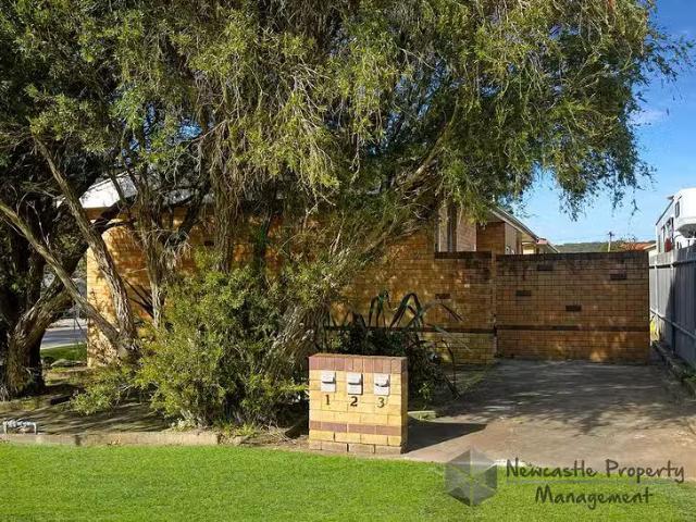 Deal! 1/2 Bonarius Street, Warners Bay, NSW 2282