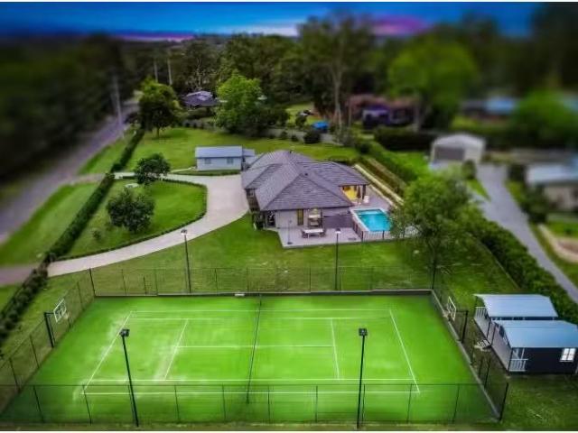 Charming 12 Hansens Road, TUMBI UMBI House for rent Listed by.