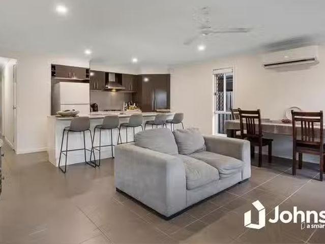 Cozy 12 Meadows Circuit, Bellbird Park, QLD 4300