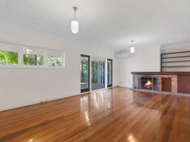 Just in! 12 Merinda Street, GREENSLOPES, QLD 4120 House for.