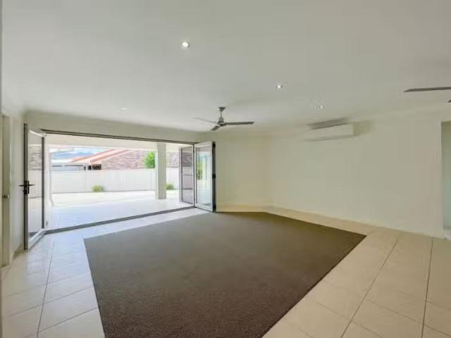 Cozy 12a Bacon Close, TOORMINA House for rent Listed by Miche.