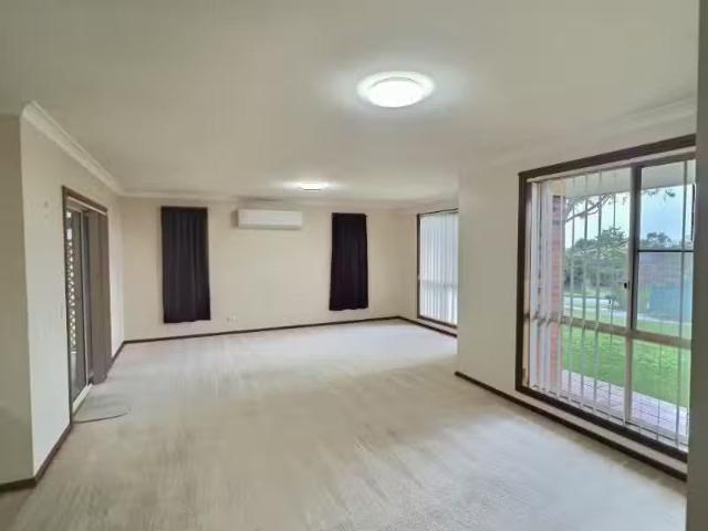 Charming 1/30 Cunningham Parade, Singleton House for rent Lis.